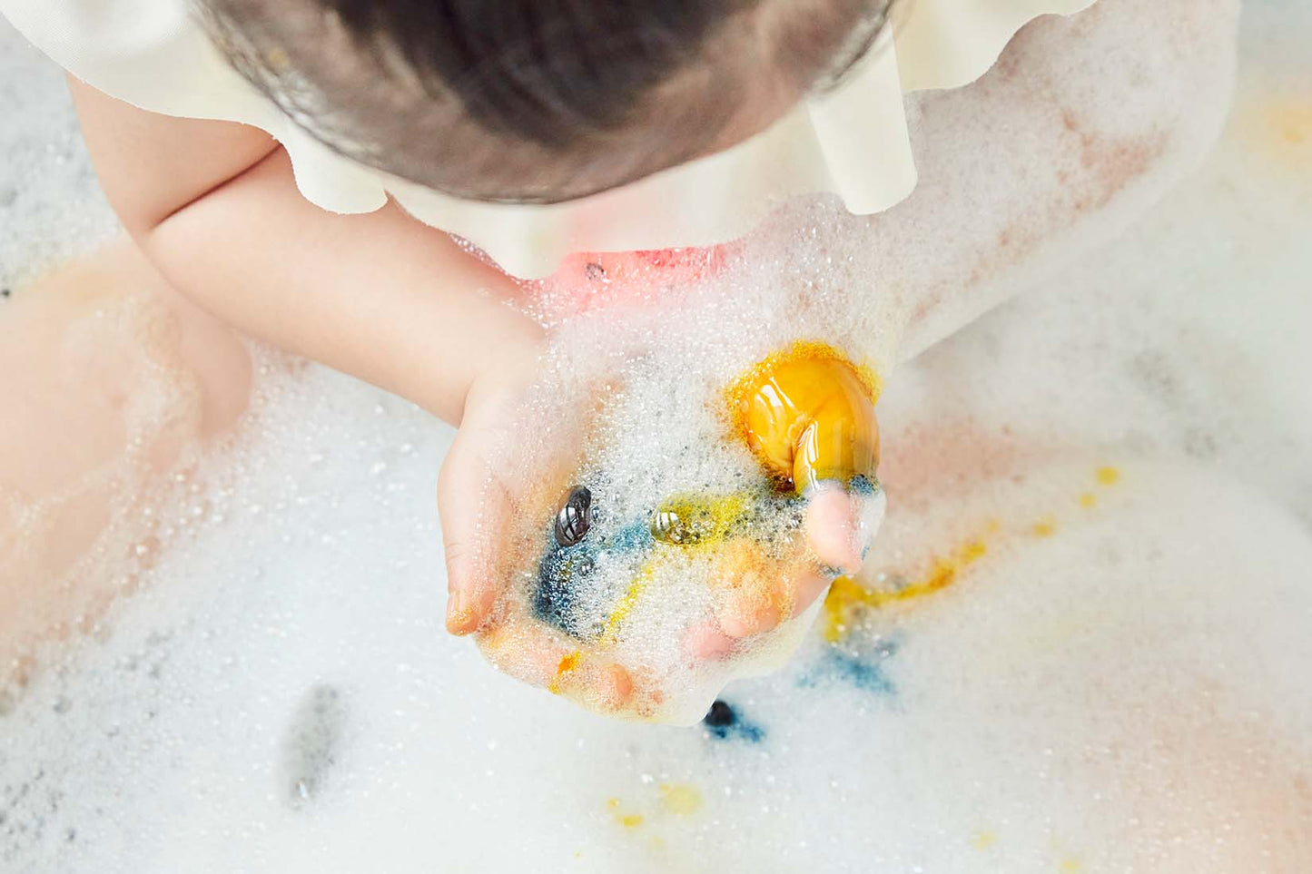 Living Refinery - Plop Plop Natural Color Bubble Bath - Mystery Purple (230g)