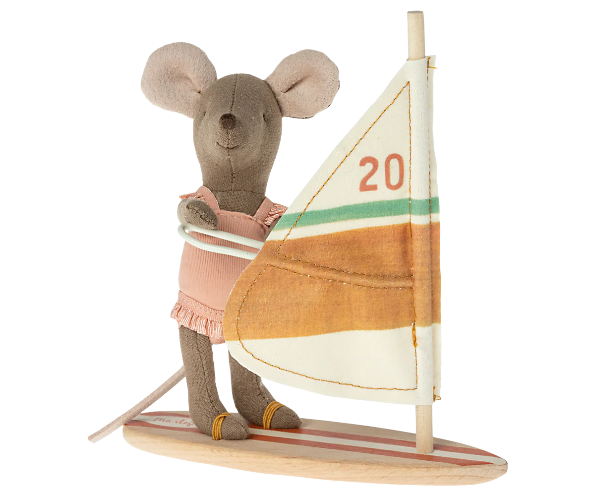 Mailer Surfer Mouse, Little sister