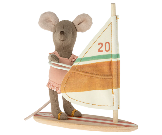 Mailer Surfer Mouse, Little sister