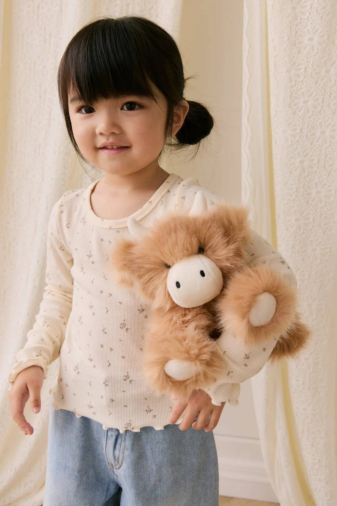 Snuggle Bunnies - Highland Cow Plush Stuffed Animal - Hilda