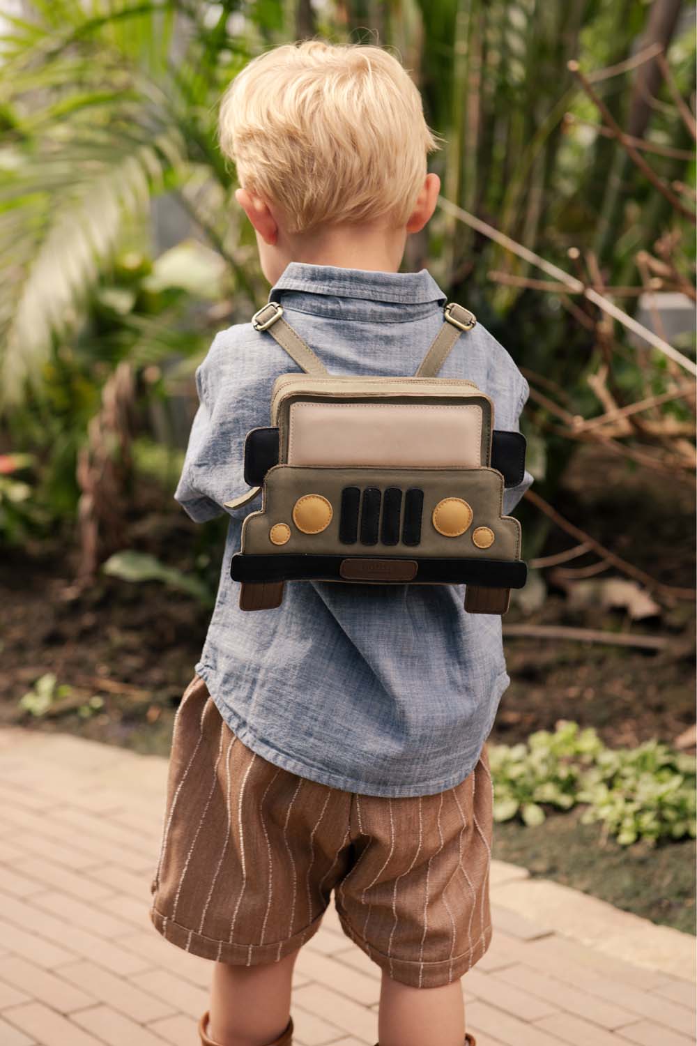 Donsje Bazzie Jeep Backpack
