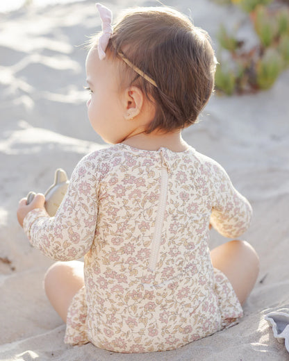 Quincy Mae Olivia Rashguard