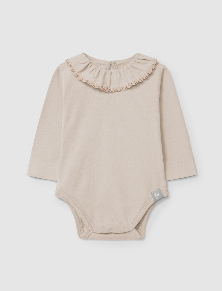Snug Body W/Frill Collar