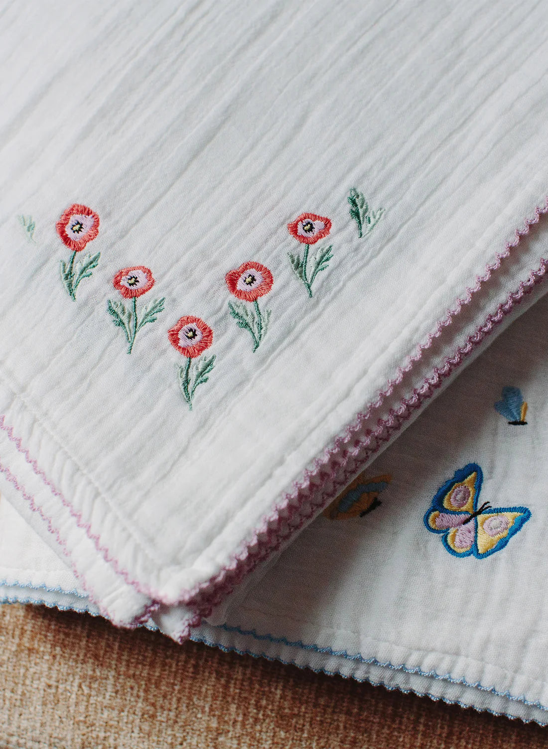 Timo & Violet Shawl Blanket - Embroidered Poppy White