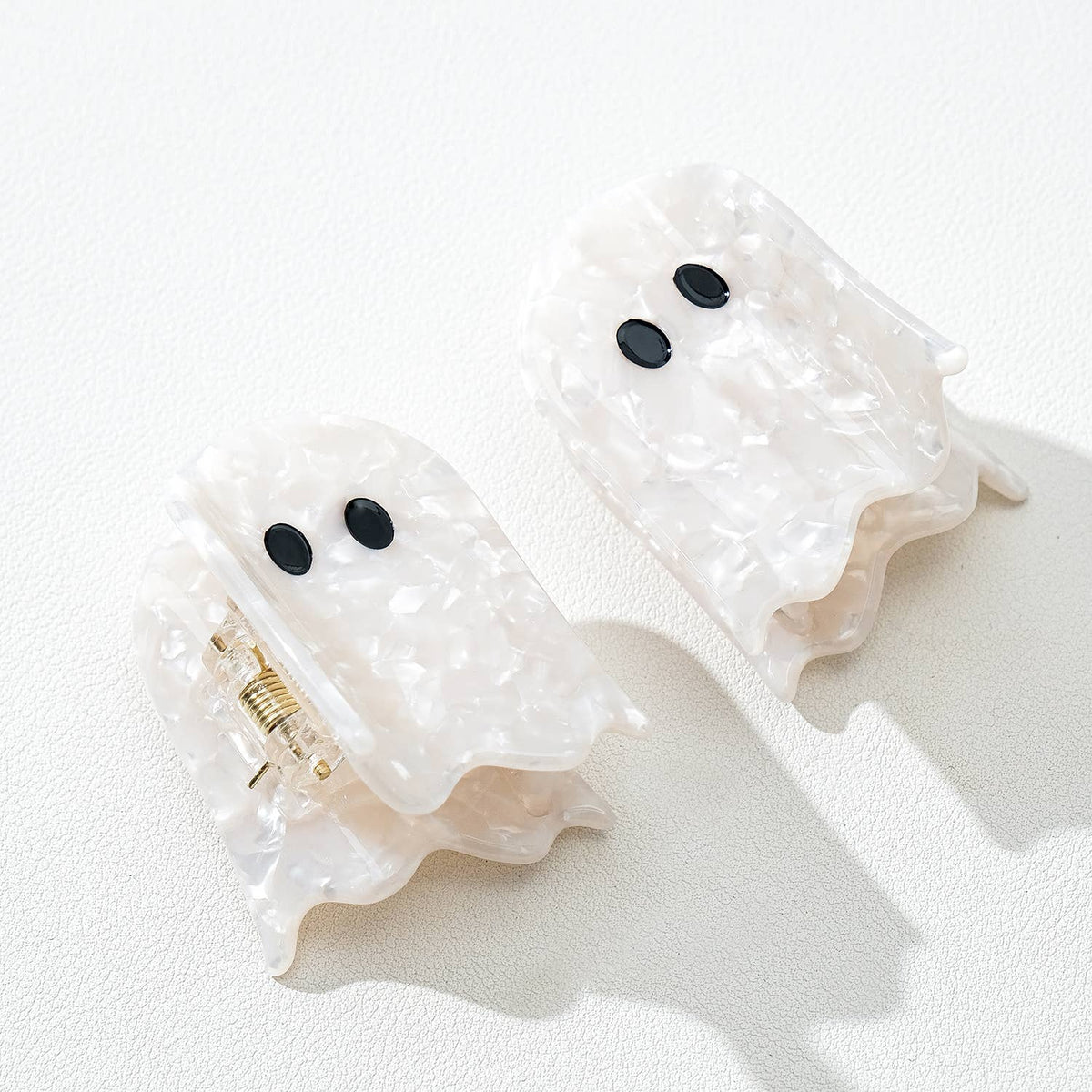Adorro - Pearl Ghost Claw Clip - Small