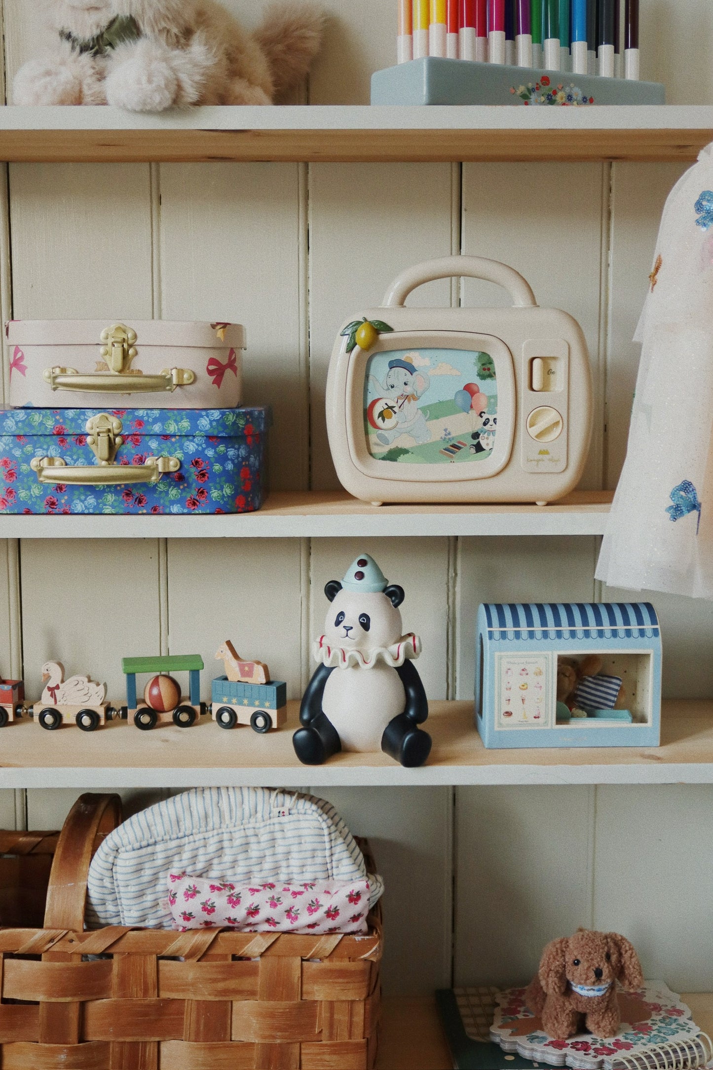 Konges Sløjd Wooden Animal Train